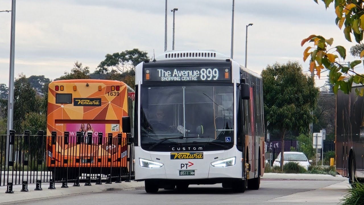 Ventura Pakenham 1642 on Route 899 