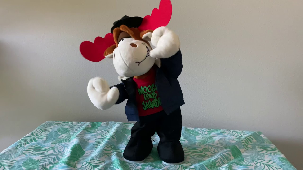 Sound N&rsquo; Light Animatronics - Dancing Moose - Moves Like Jagger (Parody)