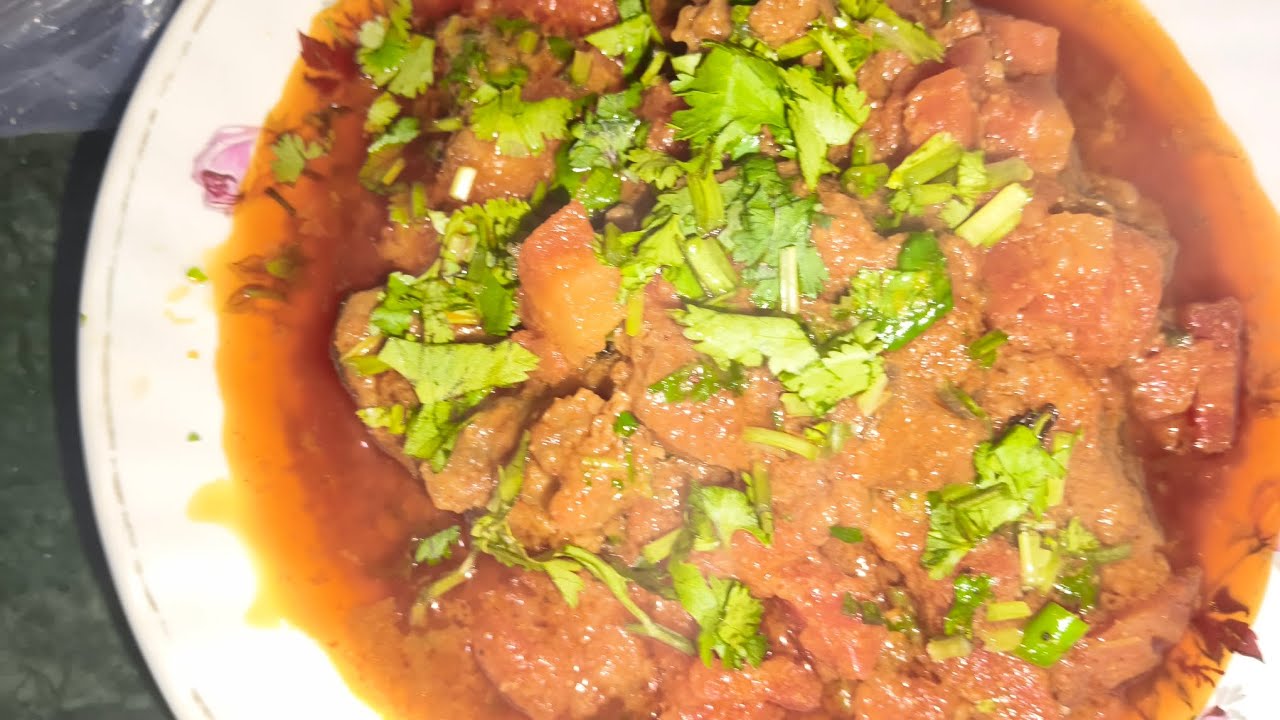 Gajar gosht recipe sardiyon mein banne wala behtarin salan 😋🥰