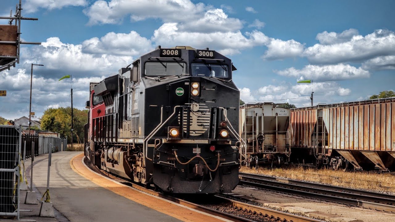(ILLINOIS CENTRAL HERITAGE UNIT!) CN 122 through Brantford 09/12/25