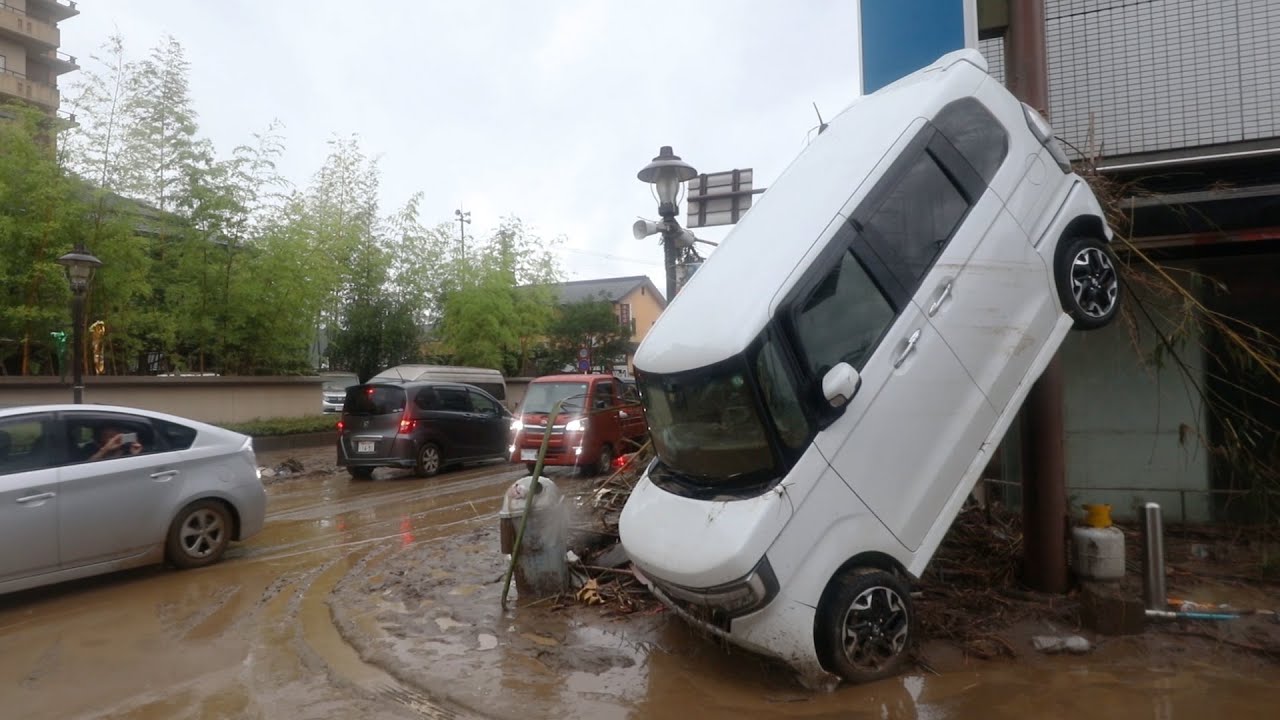 豪雨災害から一夜明けた熊本県人吉市