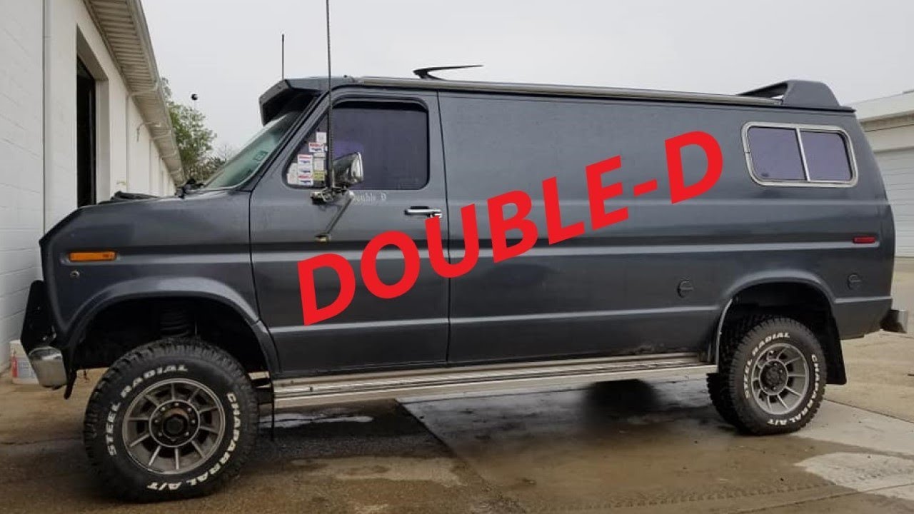 Double Domino - The Custom 1979 Ford Pathfinder Quadravan 4x4