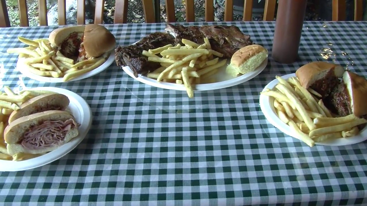 Dine Elmwood Park: Russell's Barbeque