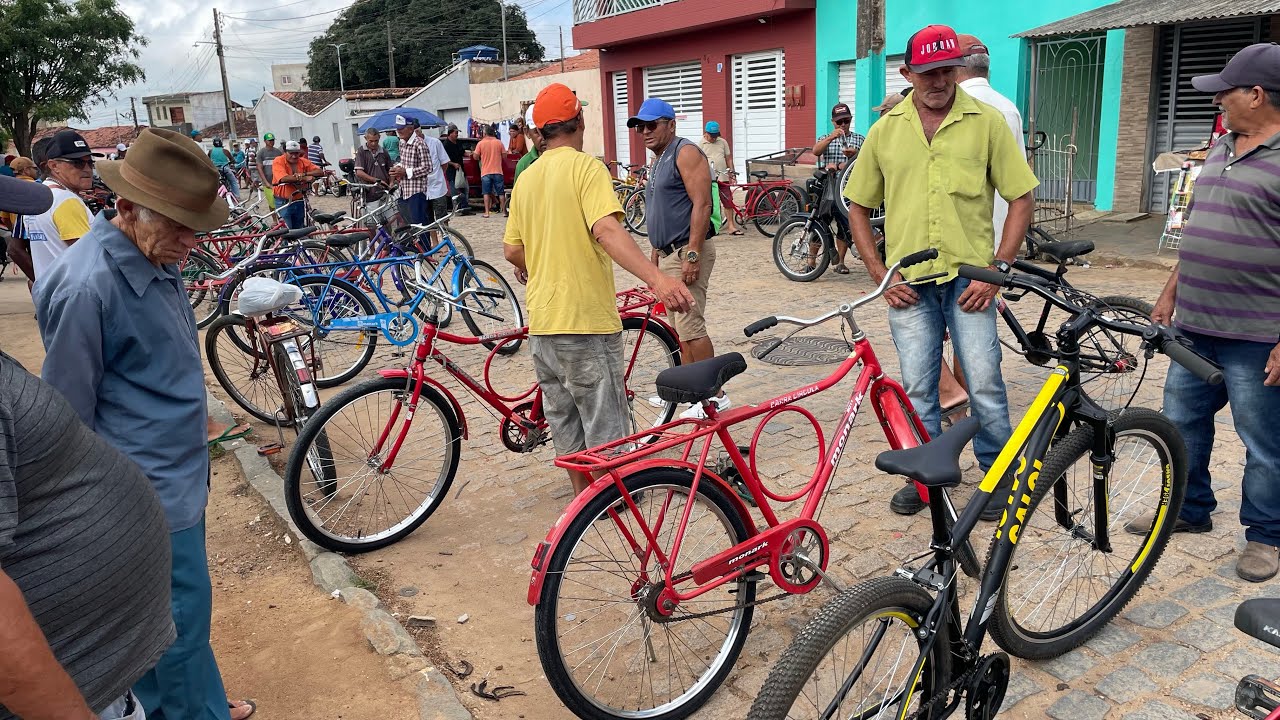 Bicicleta Monark tinha com força na feira da troca em araruna pb.veja o preço