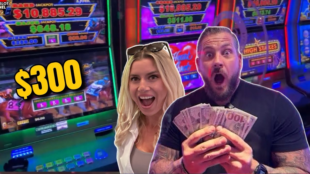 $300 IN EVERY LIGHTNING LINK SLOT!