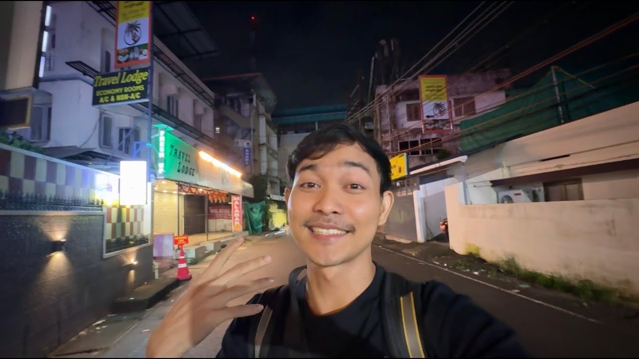 AKHIRNYA SAMPAI DI KERALA🥳LANGSUNG JALAN KAKI MALAM”MENIKMATI SUASANA+CARI HOTEL,BERASA BEDA BANGET🤩