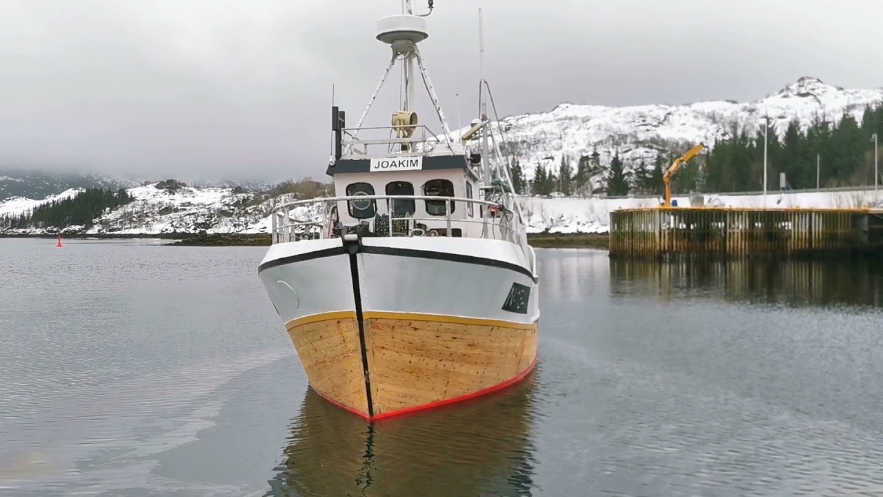 Norwegian fishingboat / Sjark