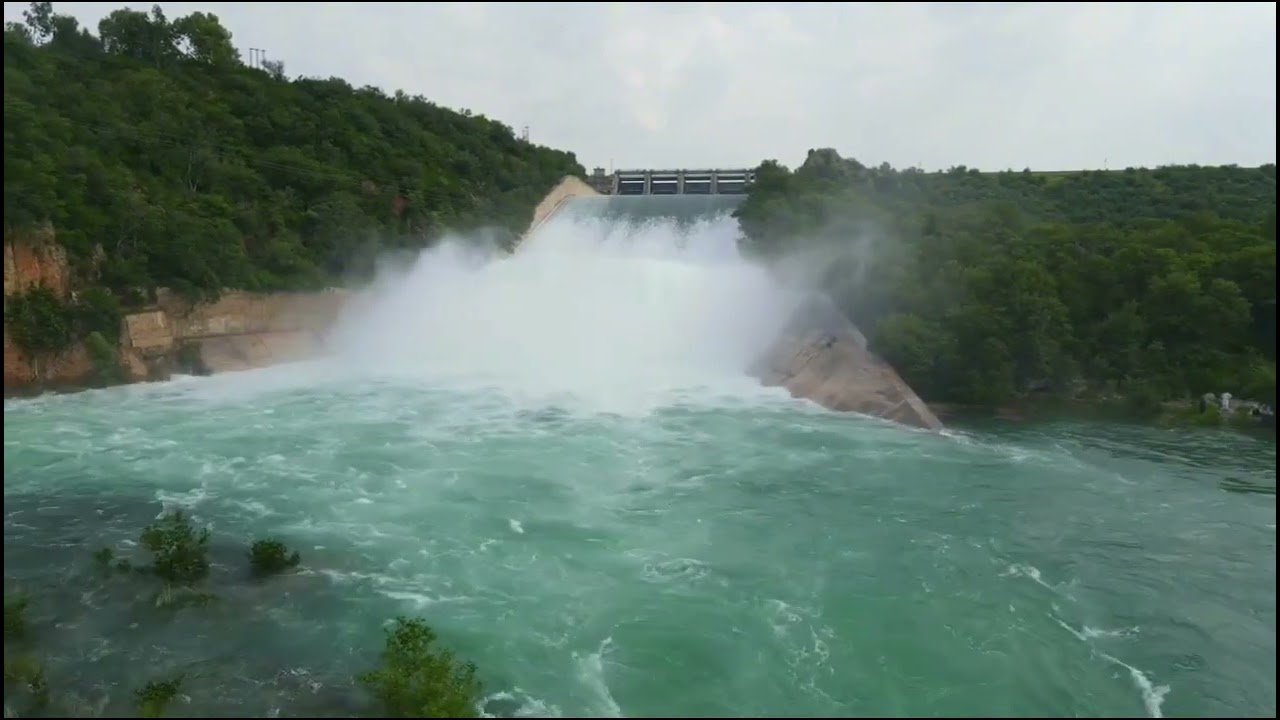 Khanpur Dam Spillway Open #dam #khanpurdam #flood #haro #river #floodwater 