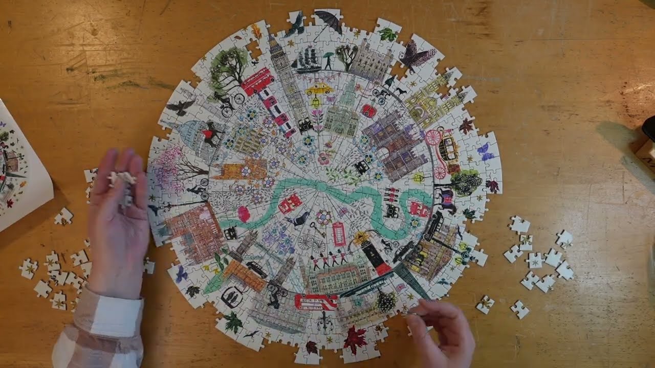 Puzzle Cafe: London Buildings Timelapse