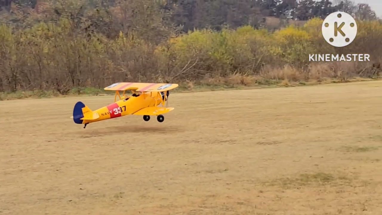 TWM PT-17 Stearman & Moki 250 Flight.