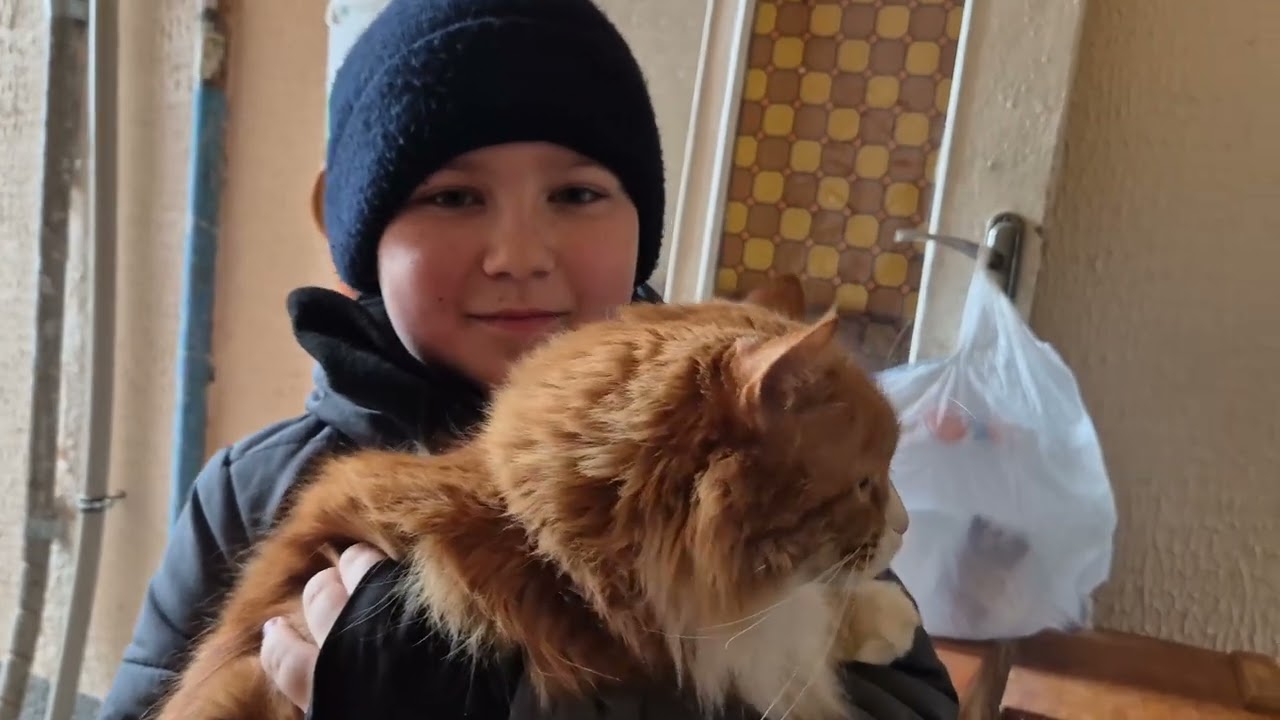 Новый автосалон Лада. Навестили Максимку и тётю Элю 😃 