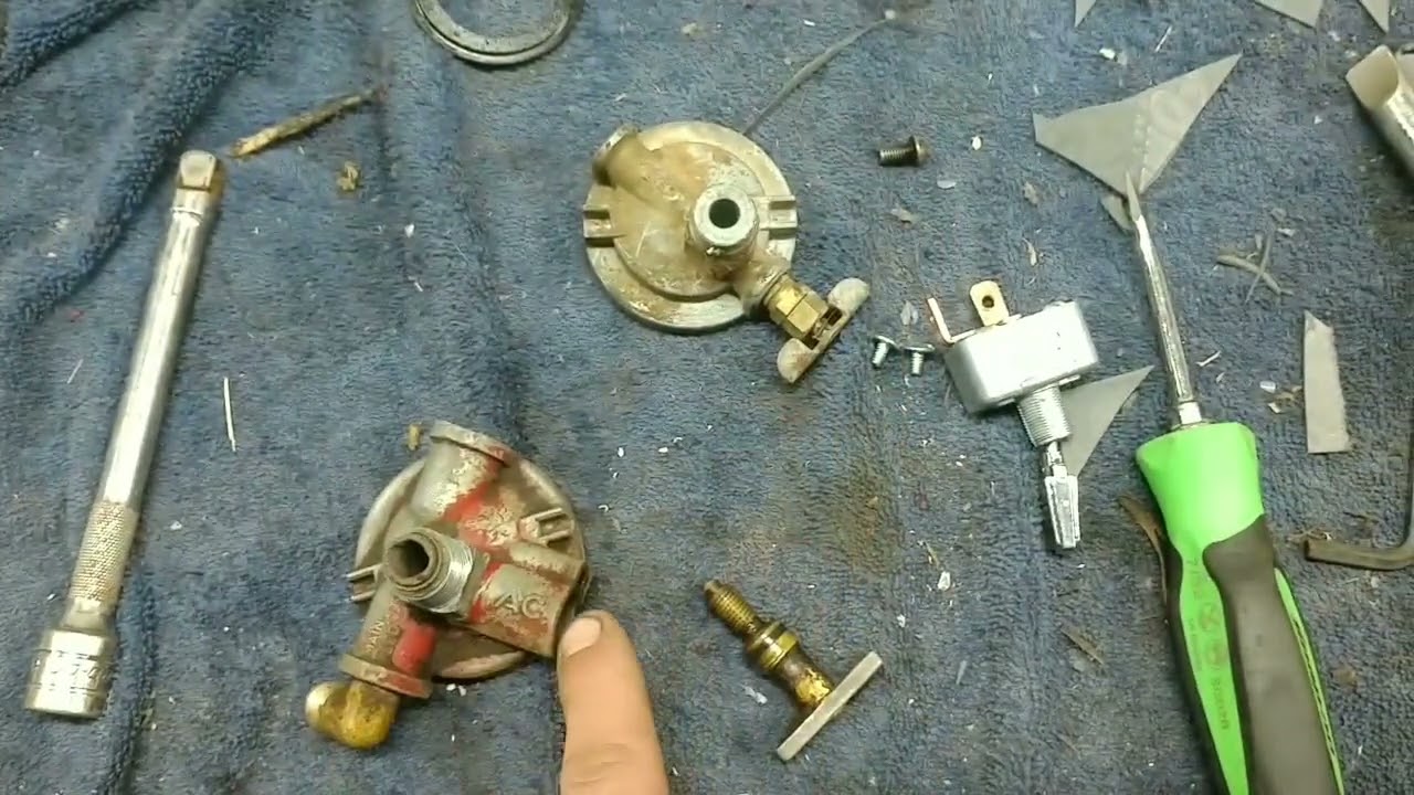 IH B275 Maintenance Part 2 Fixing the Fuel Bowl