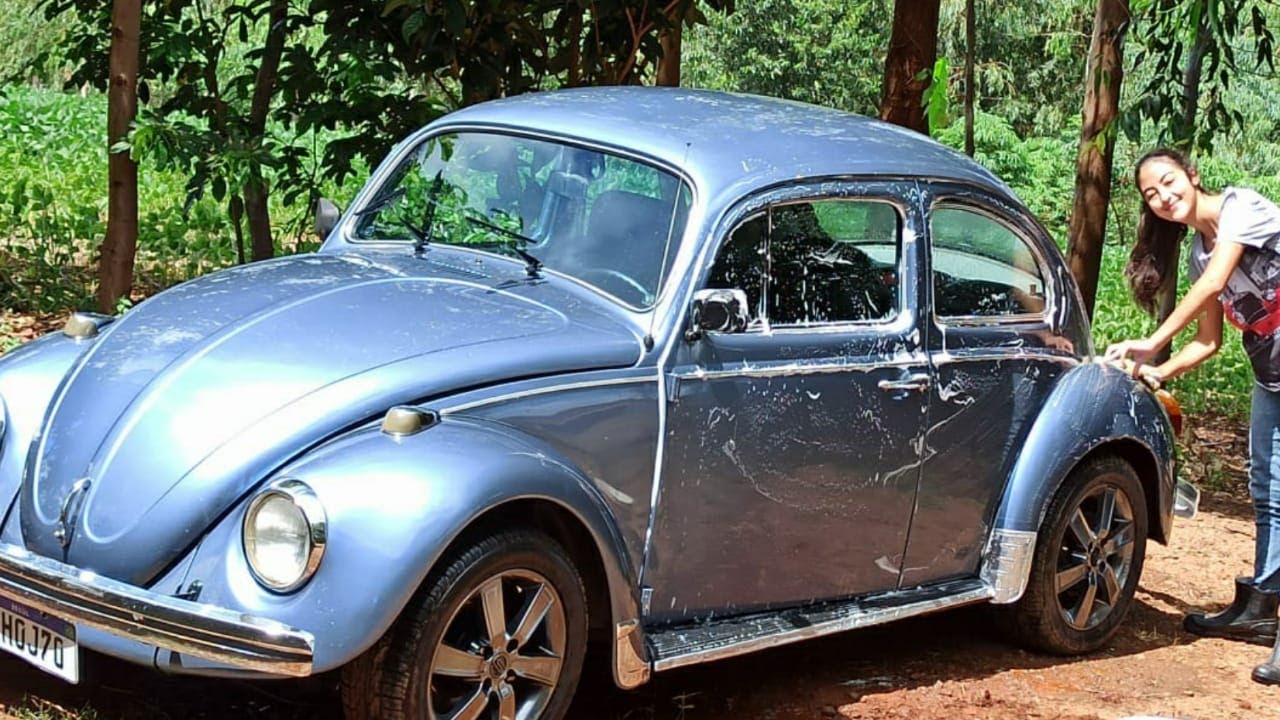 LAVANDO MEU FUSCA