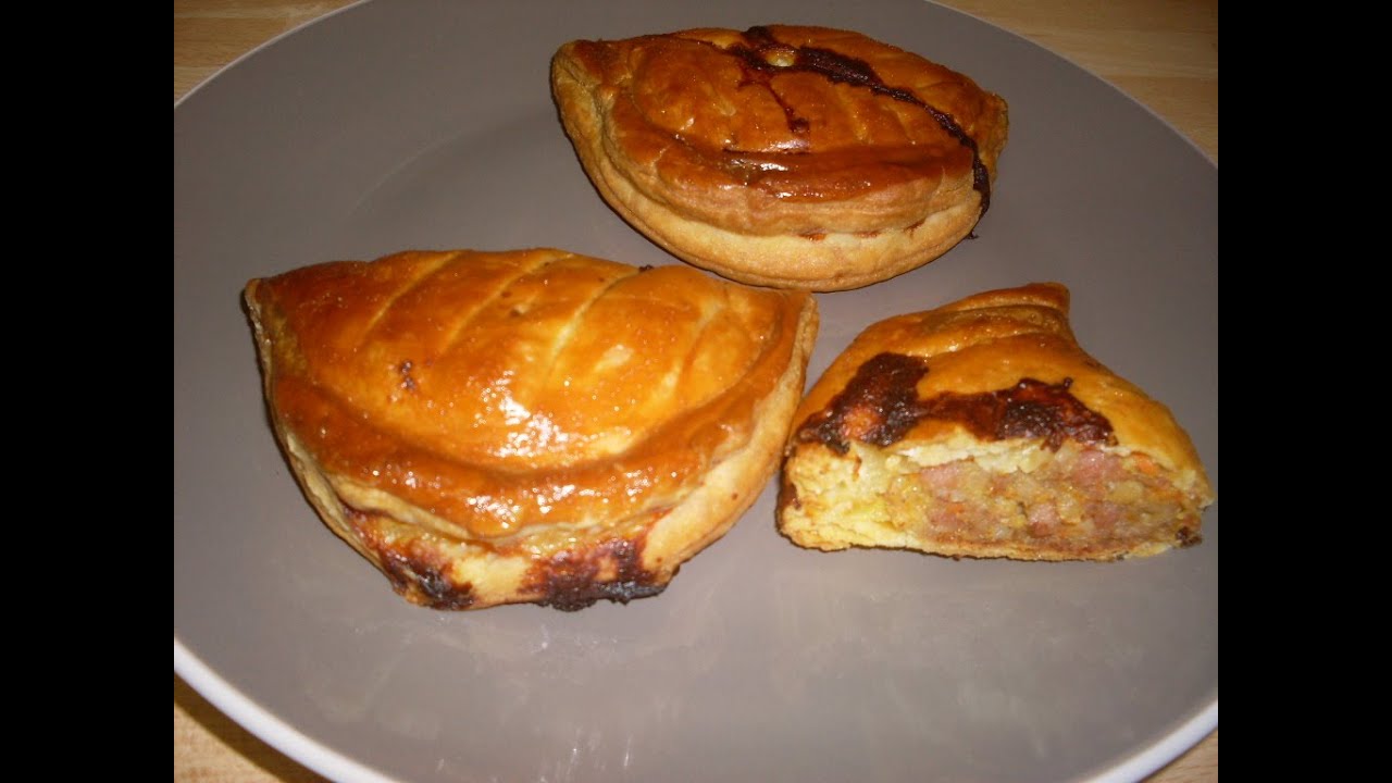Recette du chausson  (friand) à la chair à saucisse préparée #FRIAND #VIANDE