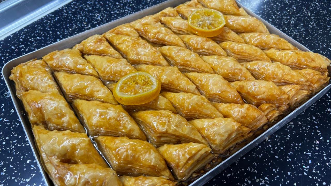 BAKLLAVA Bombastike pa LODHJE p&euml;r festa😱 Shkrihet n&euml; goj&euml;...!!!