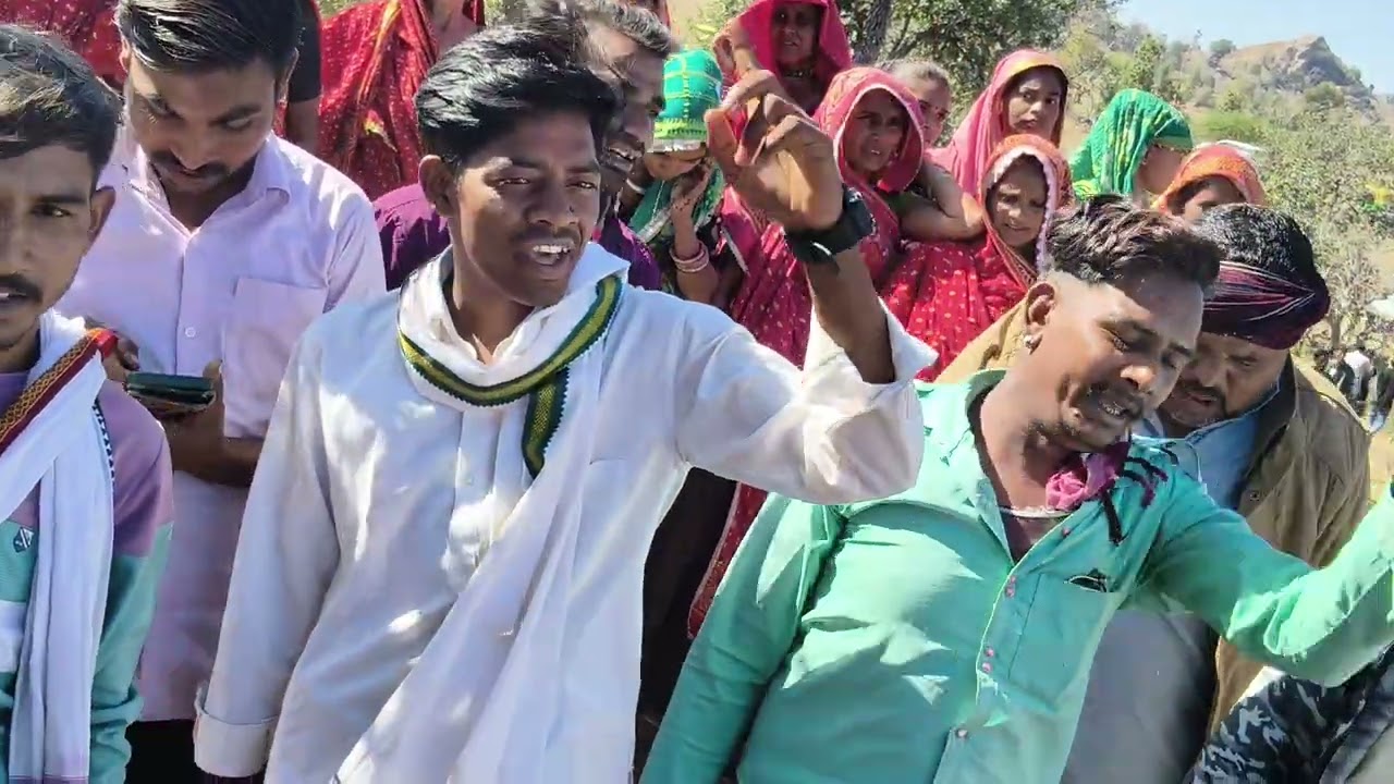 જમે જાયરે પાડલીયા ગામોમાં /  gala angari 