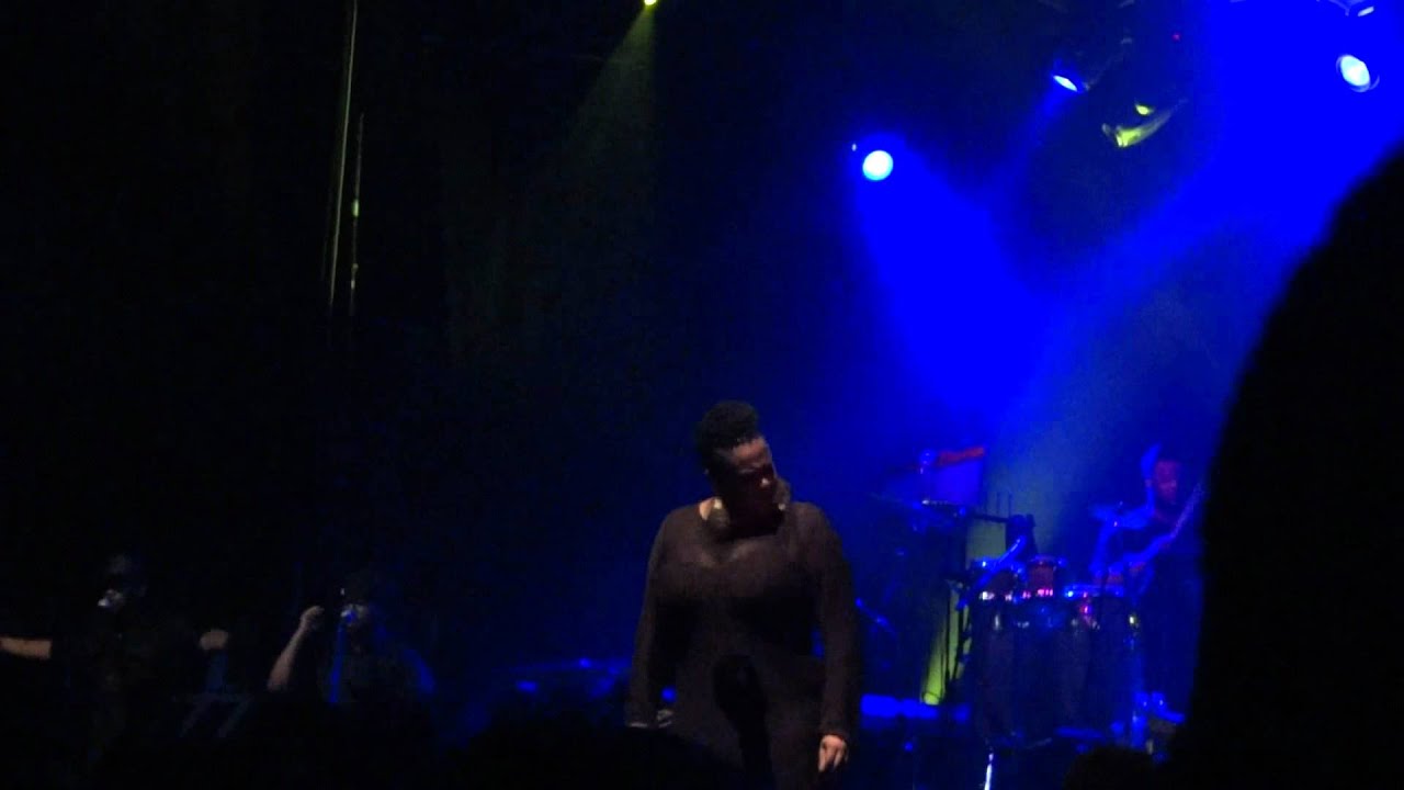 Jill Scott - When I Wake Up (Live @ Le Bataclan, Paris) [2011-12-06]