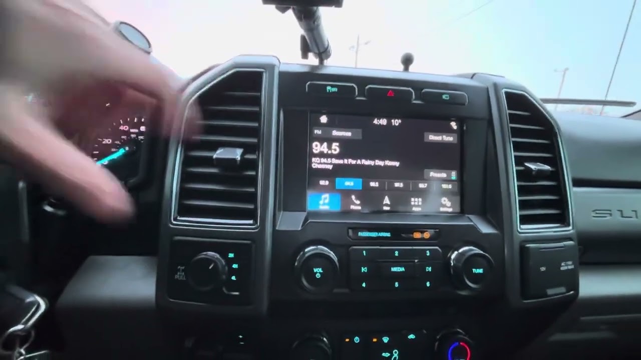 2019 Ford F250 XLT 6.2 Gas.