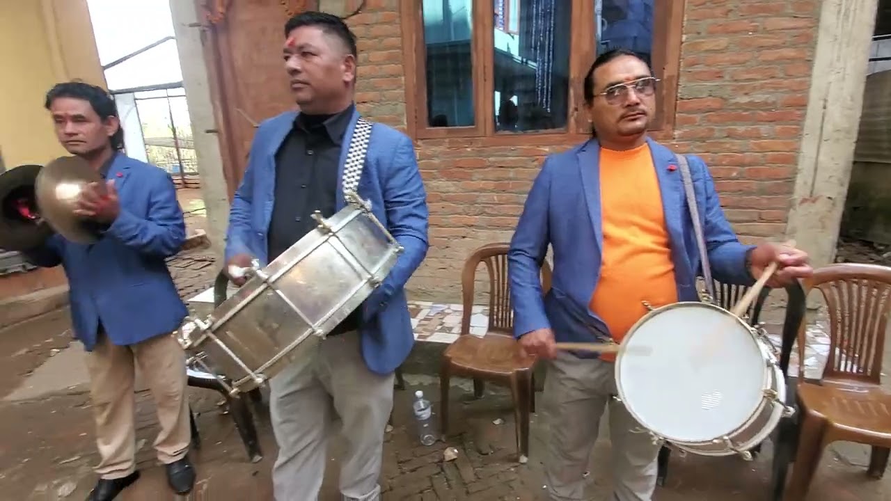 बतासले उडाइ लग्यो माया मेरो............