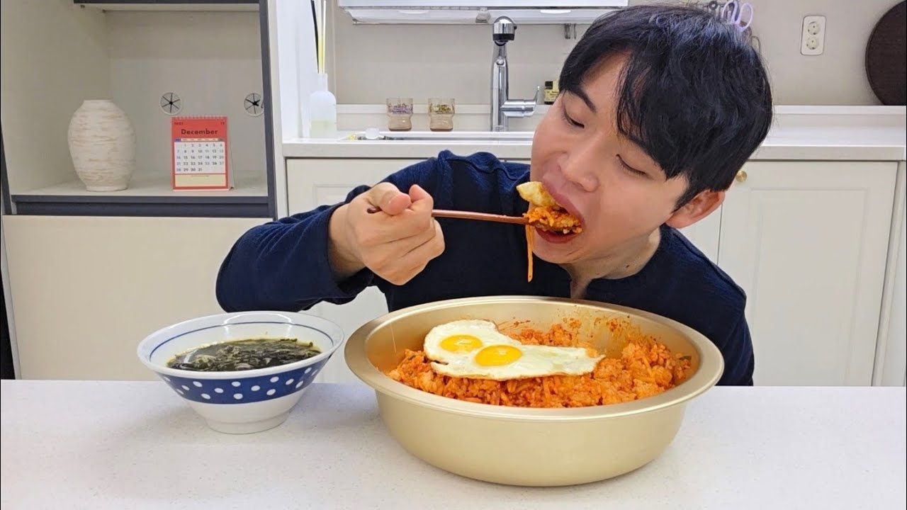 무생채 비빔밥 먹다가 김장김치 생각나서 꺼냈어요!! 🥬