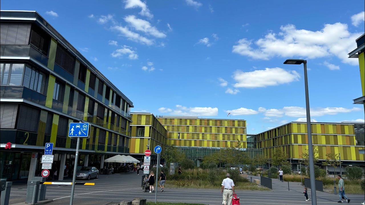 Fahrt zum Rems Murr Klinikum und das Gelände und Eingangsbereich vom Klinikum