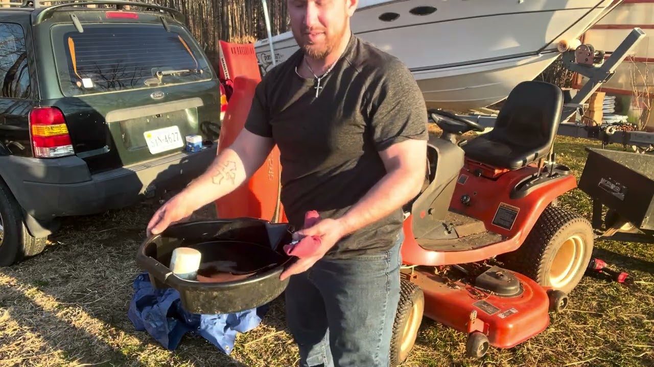 Spring maintenance, filters and oil change on the Kubota GR2120 #diesel #oilcheck #oilchange 