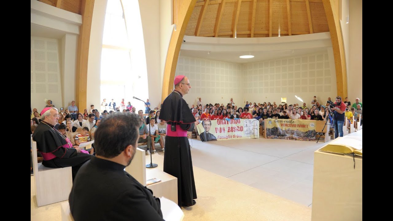 Il nuovo vescovo di Perugia incontra i giovani della diocesi
