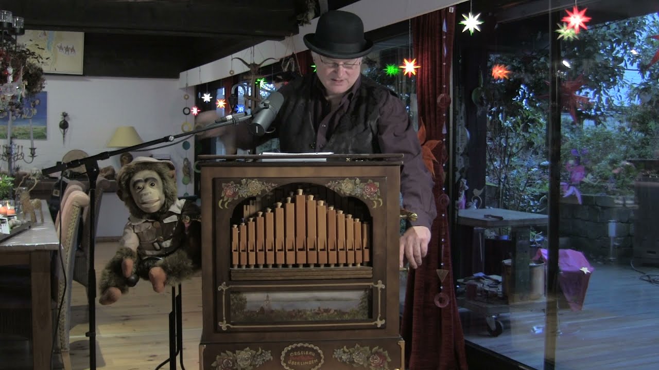 Stille Nacht, heilige Nacht mit Drehorgelbegleitung