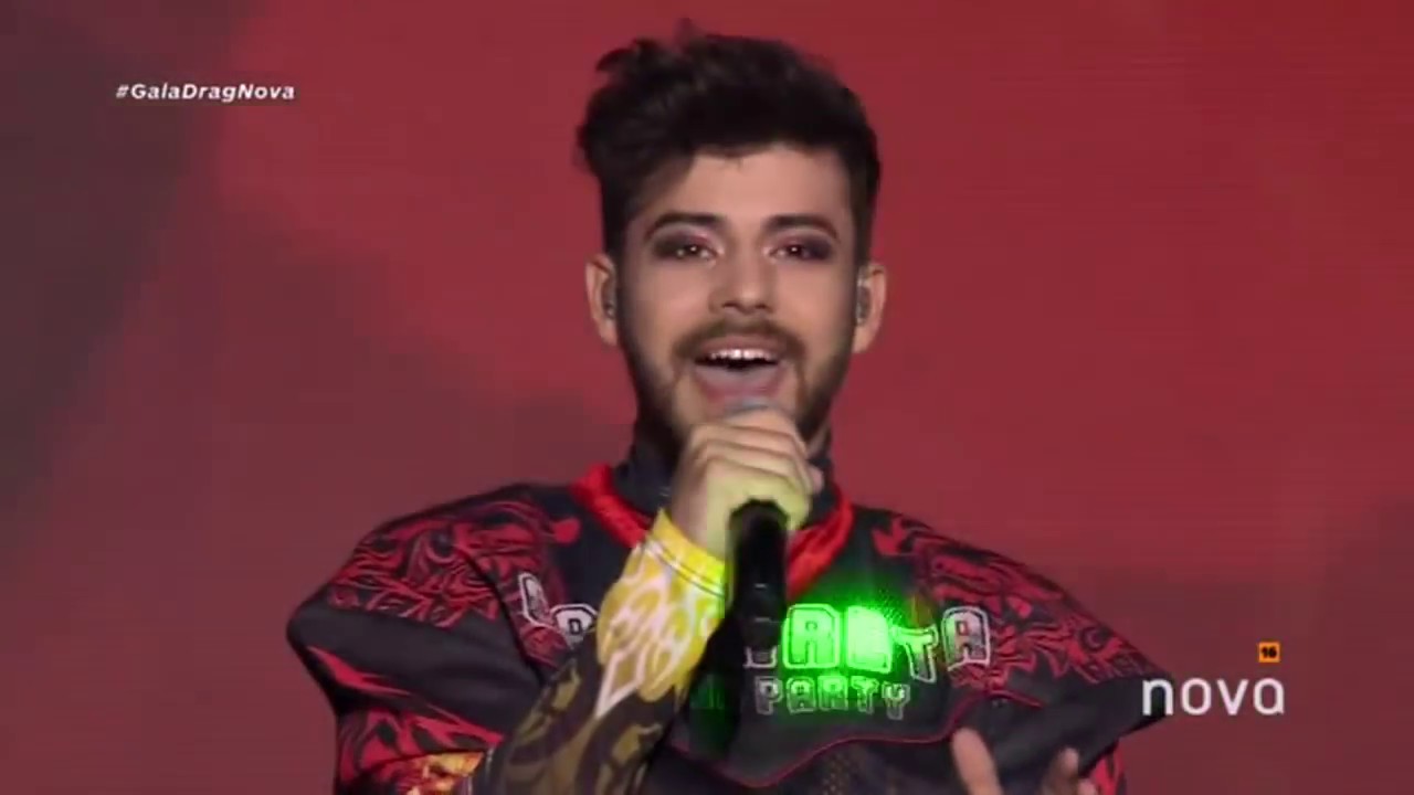 Agoney 