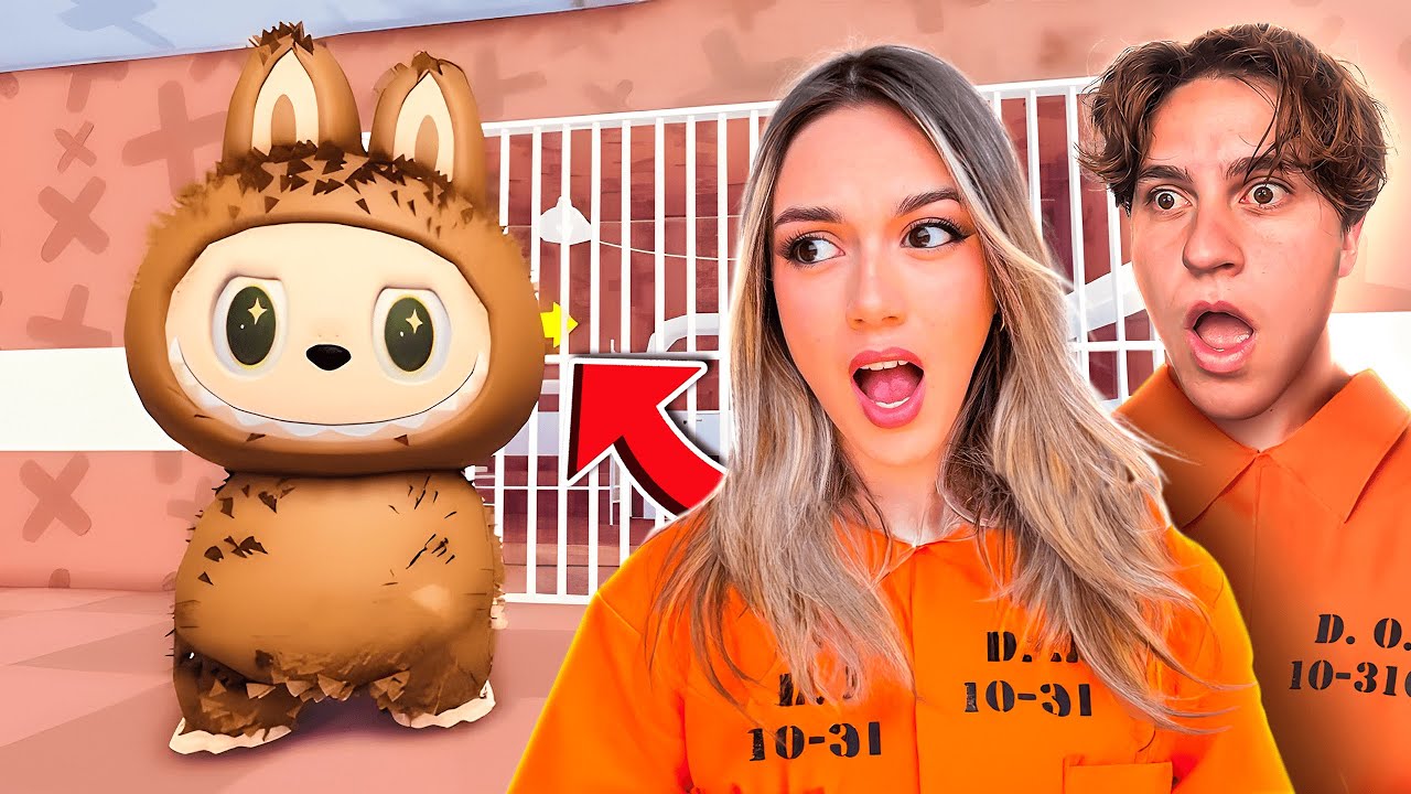 WE ESCAPED LABUBU PRISON RUN IN ROBLOX!