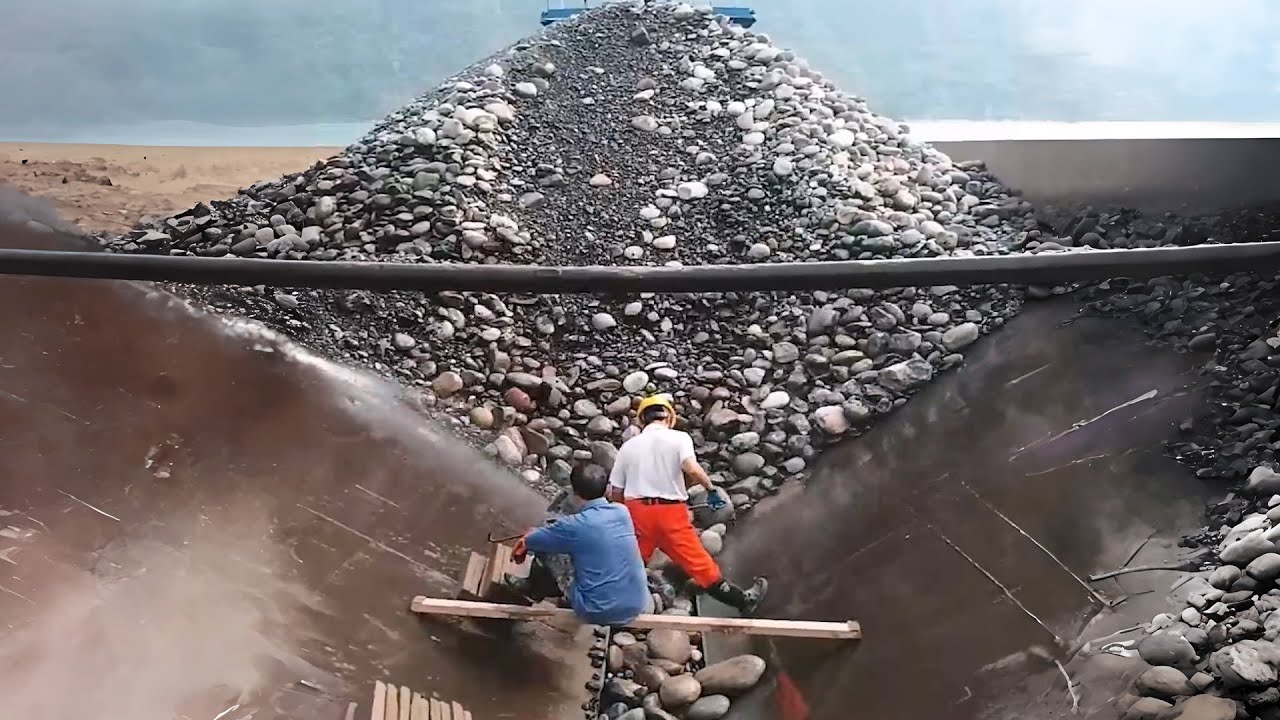 Barge unloading 3000 tons of gravels | Relaxing