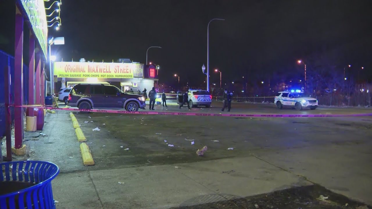 2 Chicago police officers shot, 'ambushed' on West Side
