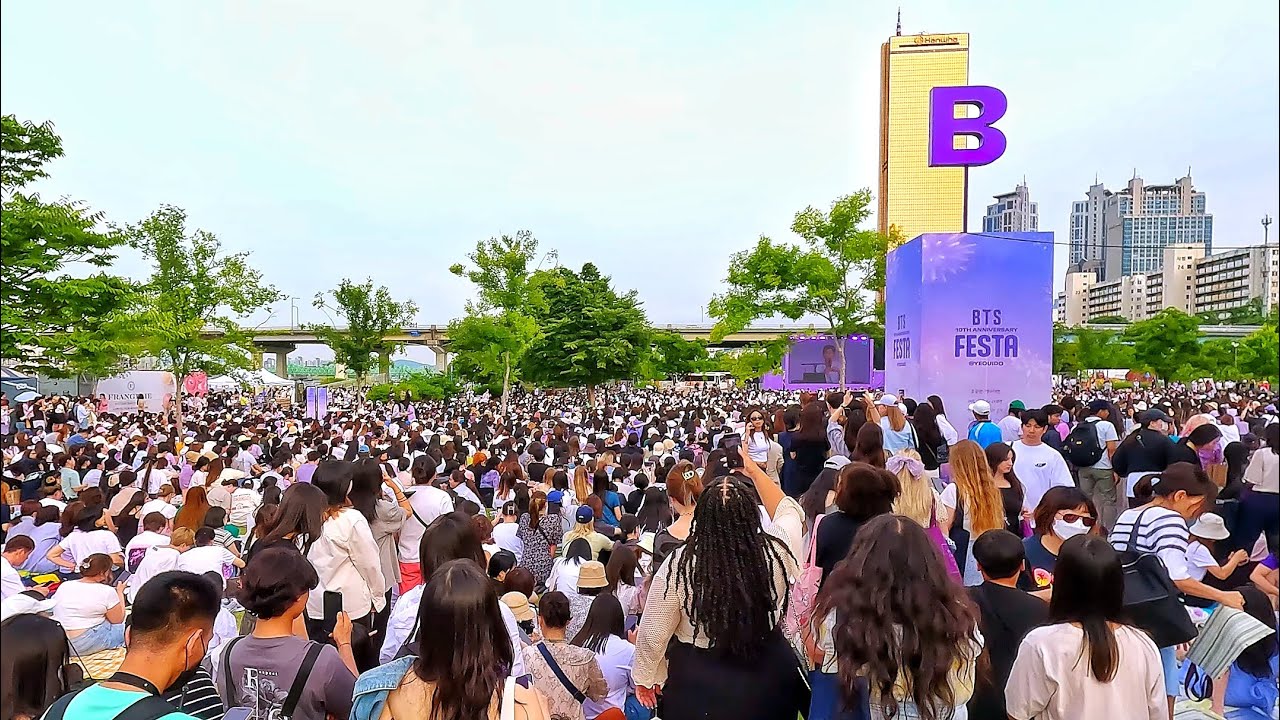 SEOUL 4K | BTS 10주년 Festa 여의도 한강공원 생생한 현장 모습 with 아미 💜 | BTS 10th Anniversary Festa with ARMY