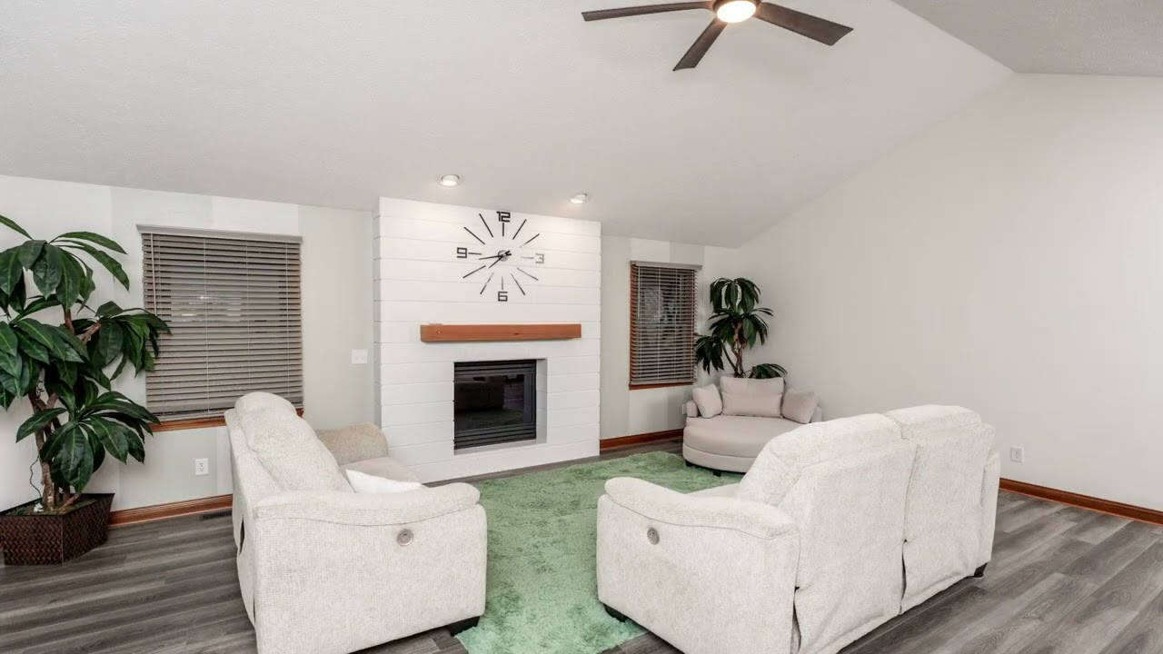 6475 Fieldstream Drive | Avon Real Estate