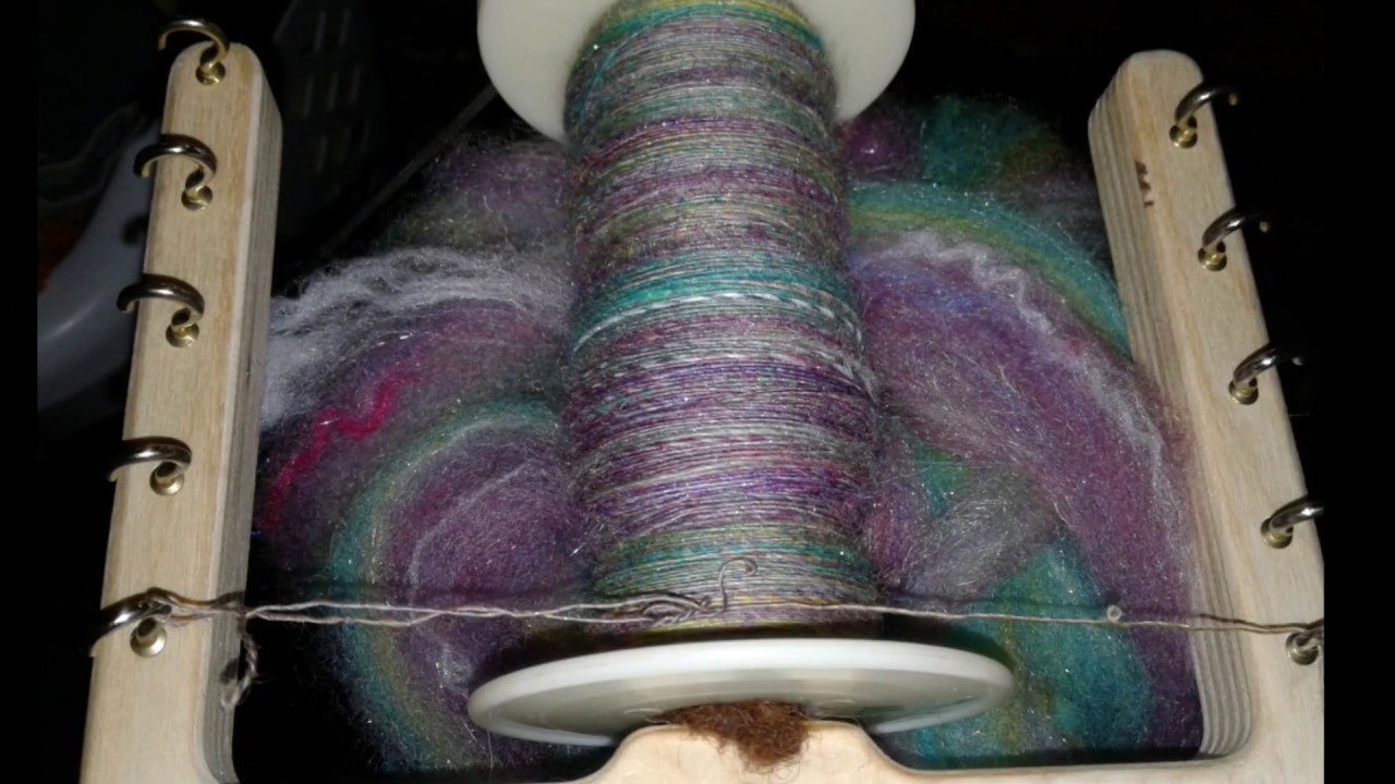 Spinning a Crepe Yarn // spinning for socks