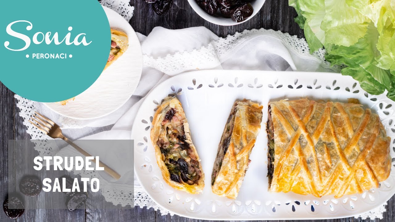 Strudel salato con scarola, salsiccia e prugne