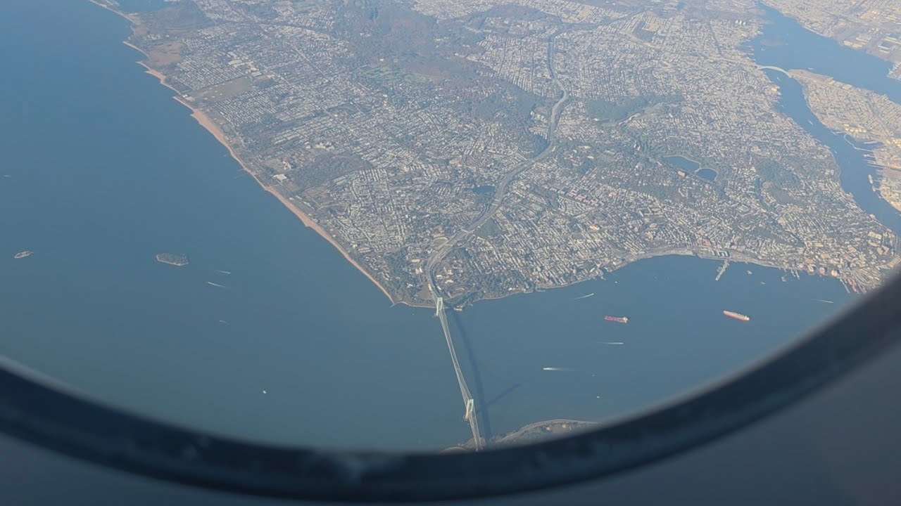 뉴욕 도착 27분 전, 끝없이 펼쳐진 도시 | Approaching New York City