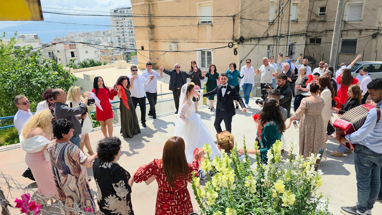 Dalja e nuses nga sht&euml;pia, Sarande - Live Roland Latifi.