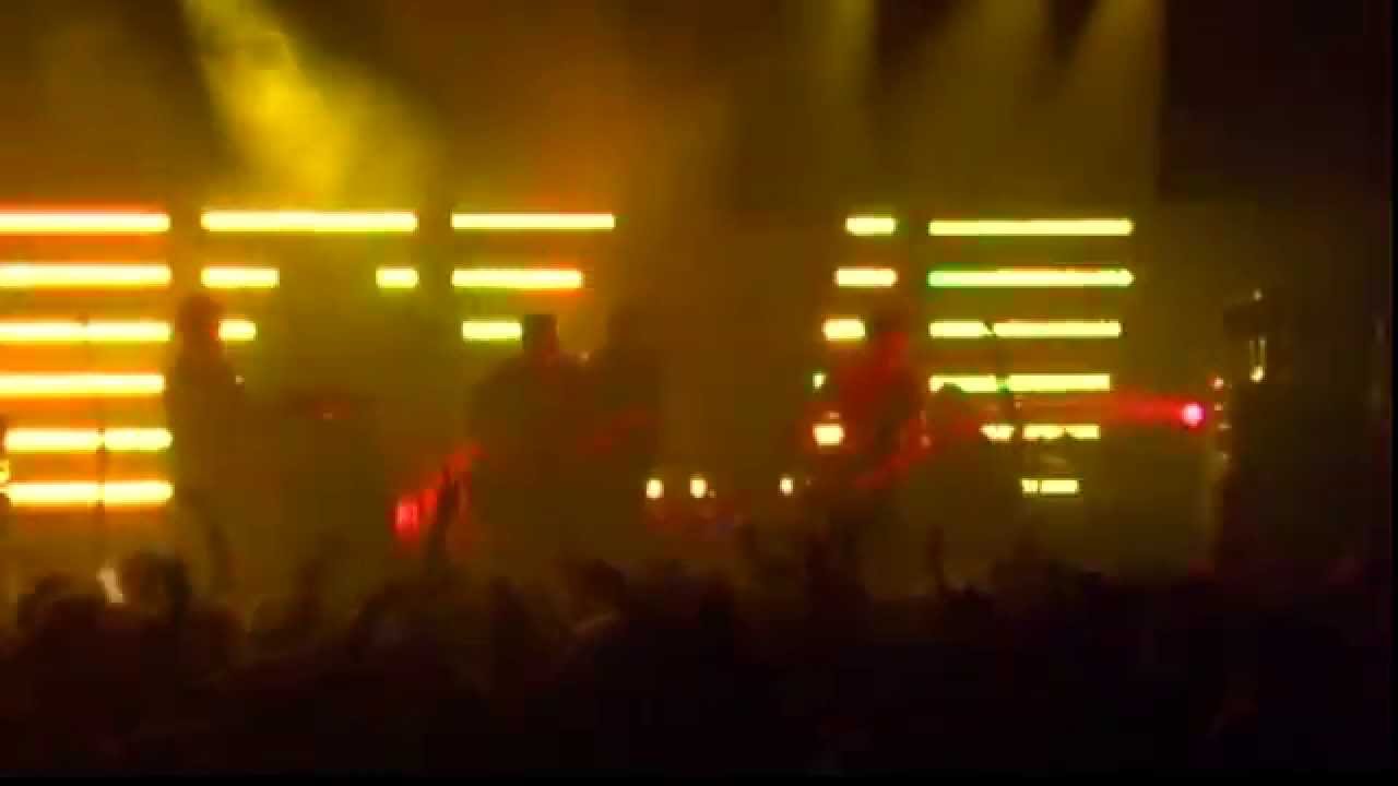 Pendulum - Girl In The Fire Live @ Leicester 2007