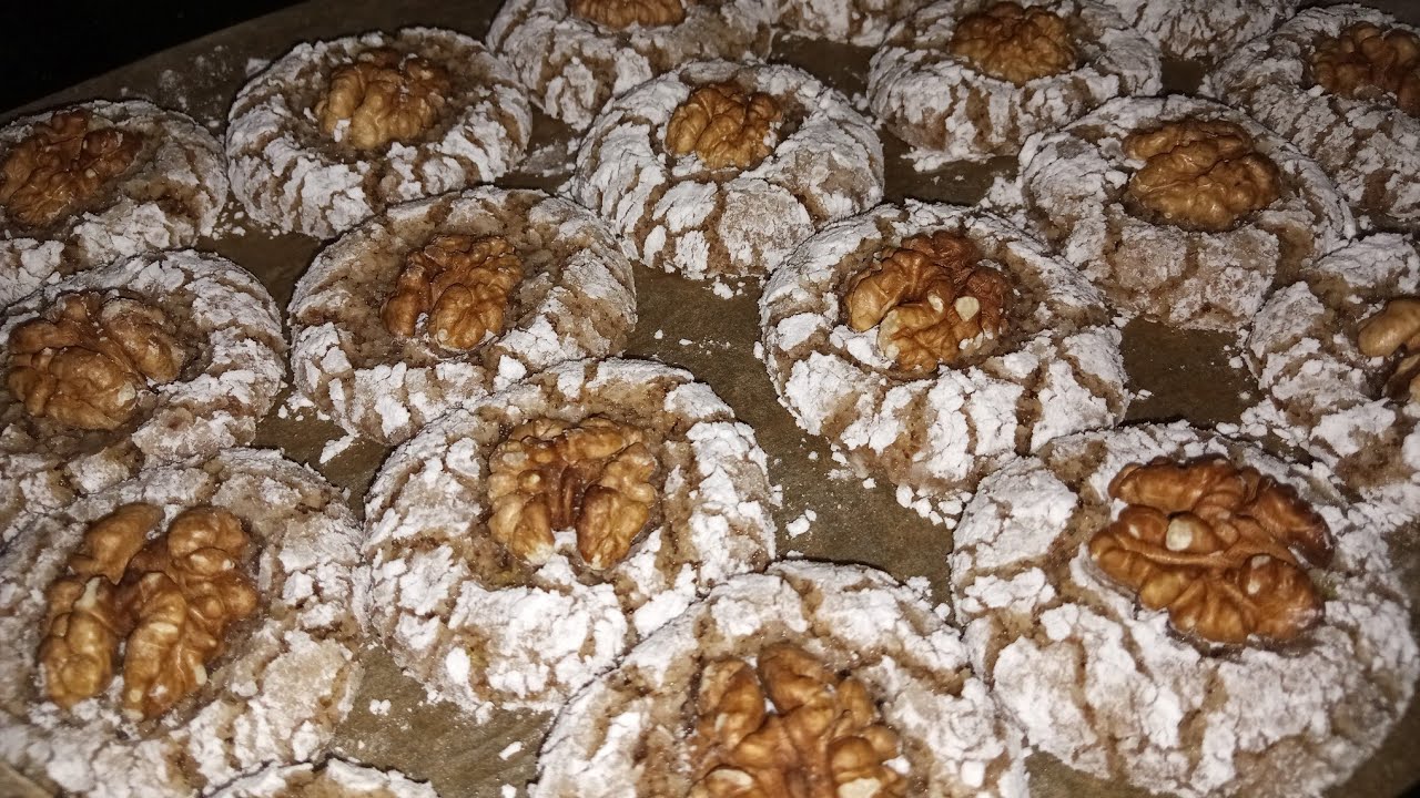 في طريق تحضير حلوة المشقق المعلك ميام ميام ميام 😋😋😋