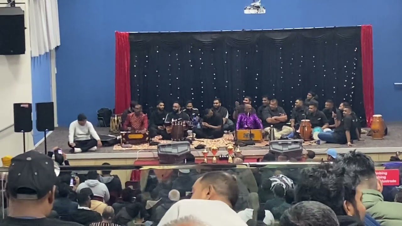 Binnu and Rishi entertained Auckland  May 2023