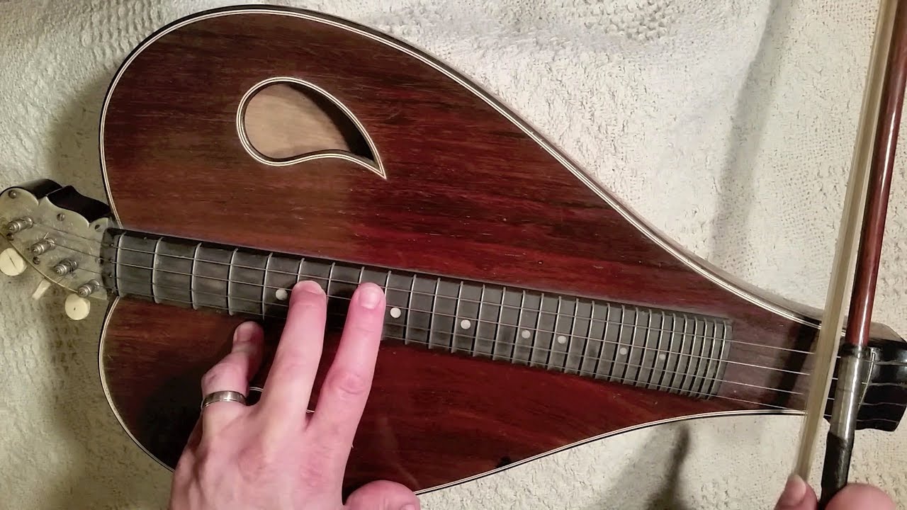 TABLE VIOLIN BOWED ZITHER (German Streichzither): A FRETTED violin (circa 1890)