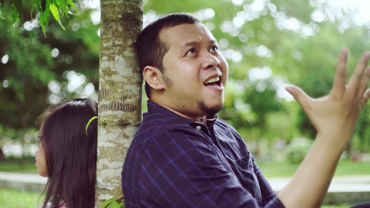 UPIEK ANDRO feat SHOUMA HADZIR  ~ RIANG DALAM DUKA ( Official Music Video )