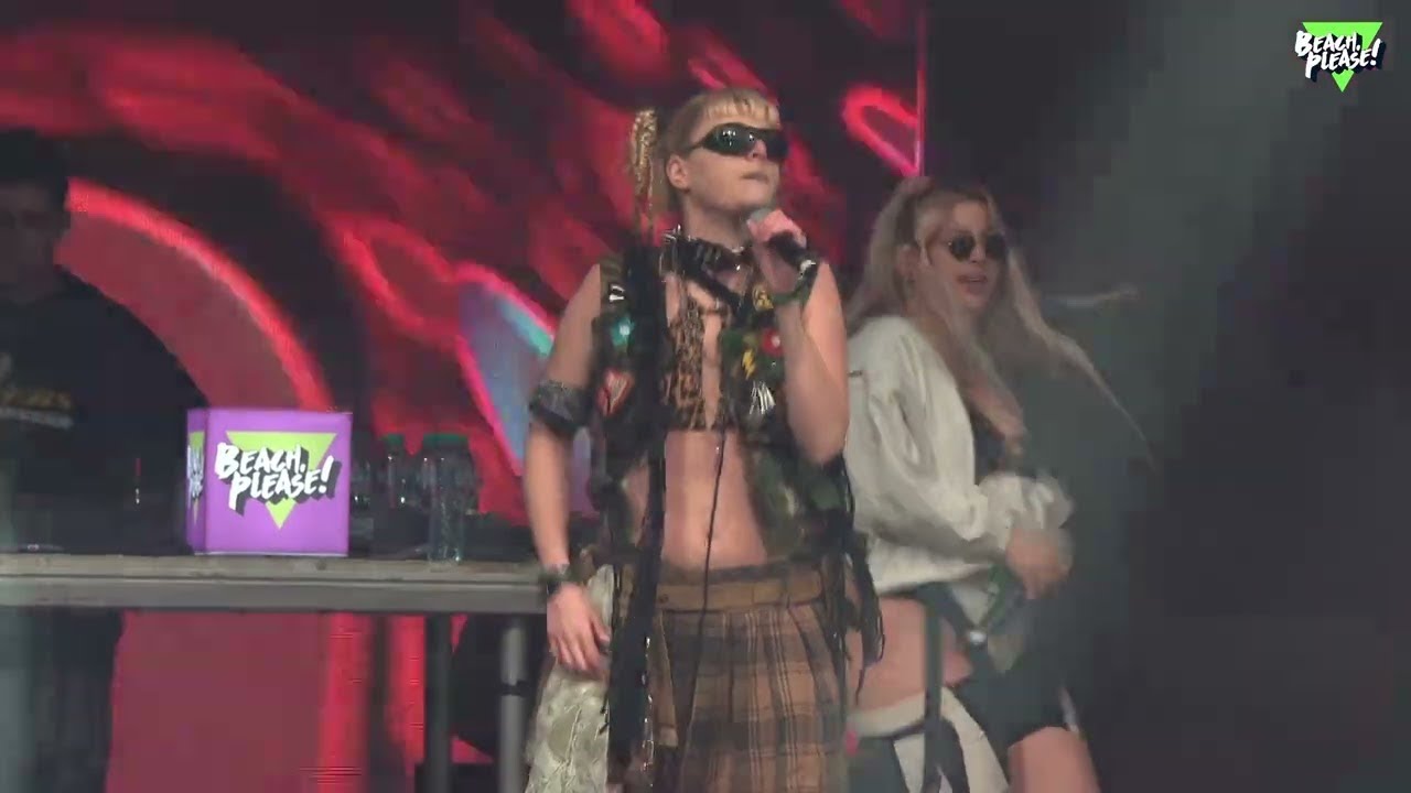 CONNECT-R feat. BRUJA - CANTARETI DE KARAOKE (LIVE @ BEACH, PLEASE! FESTIVAL)