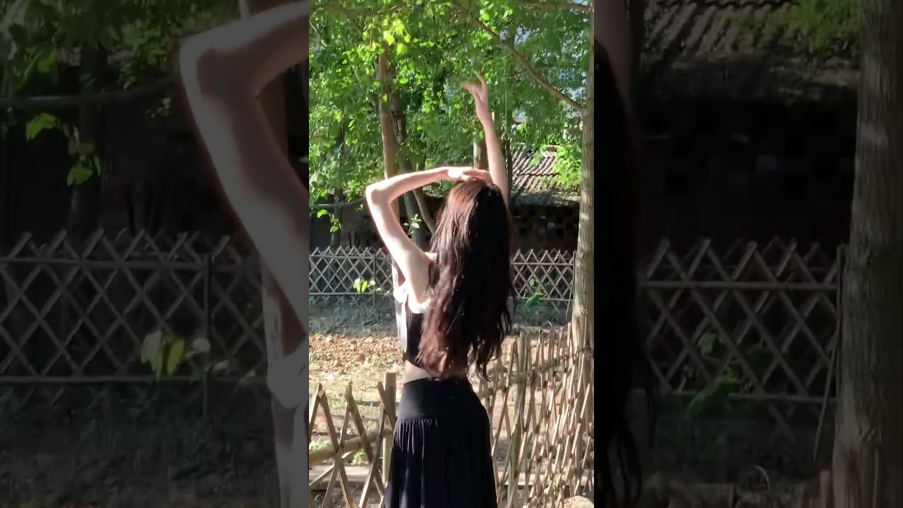 Pretty Girl Lyrics #trending #douyin #tiktok #beautiful #shorts #lyrics #travel