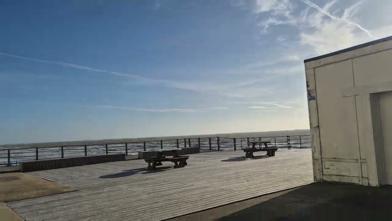 Bognor Pier on a windy Saturday 