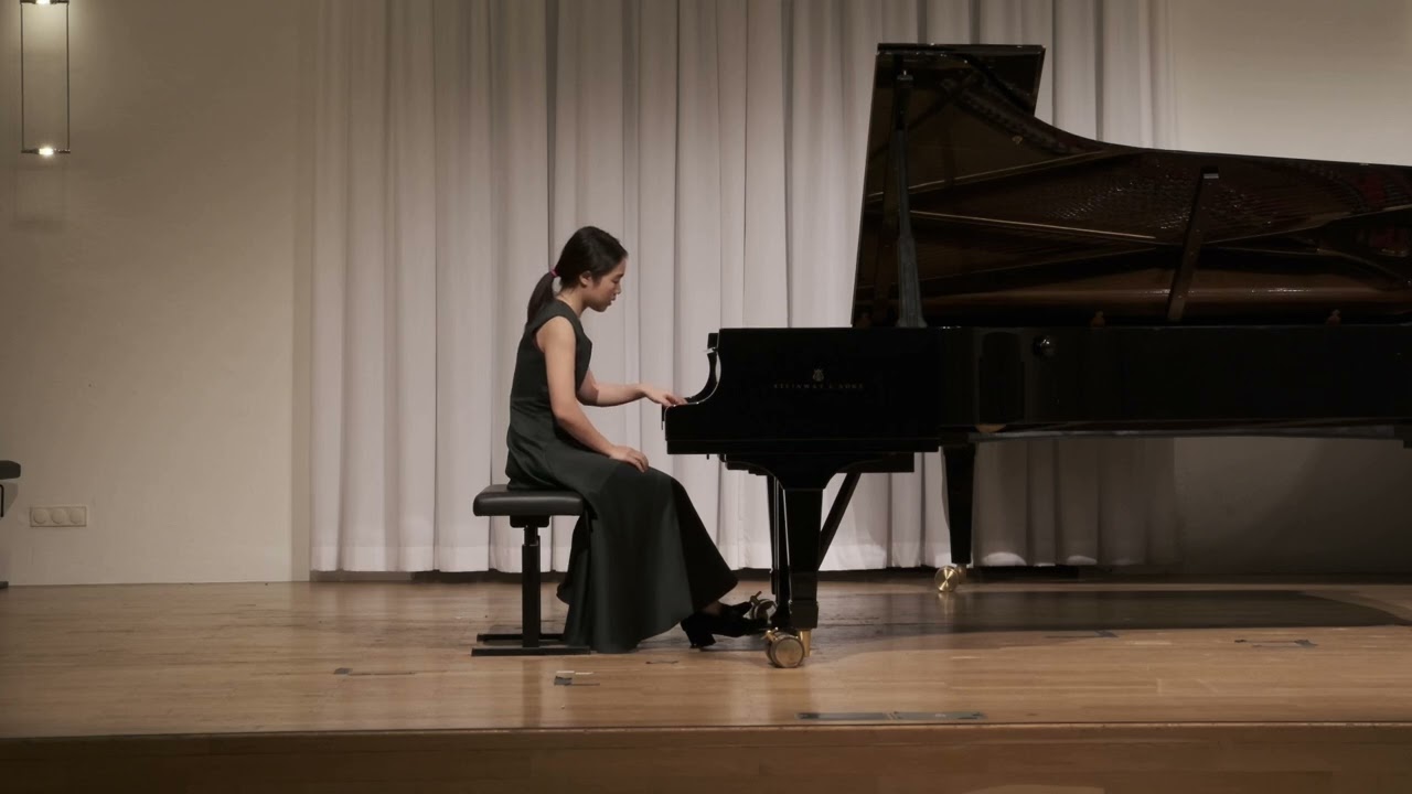 Fuhua plays Debussy Preludes