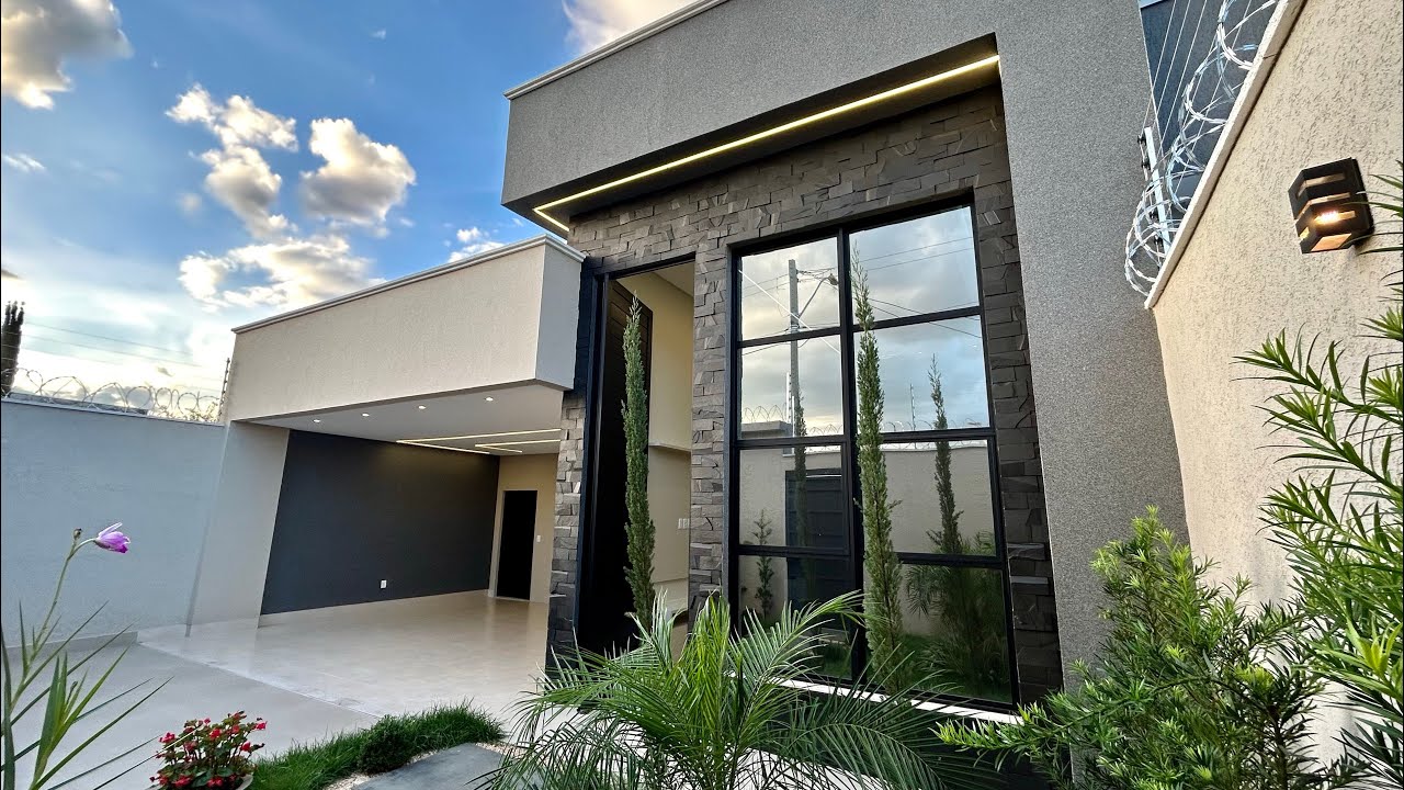 CASA EM TERRENO DE 300m | 3 suítes + Home Office - Goiânia | R$ 990.000,00