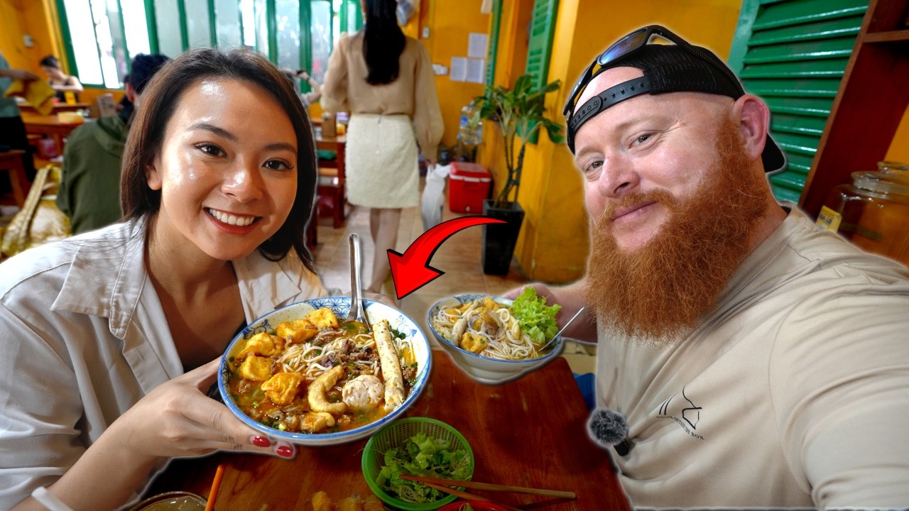 C&ocirc; g&aacute;i Việt Nam giới thiệu m&oacute;n b&uacute;n quen thuộc vị Bắc với anh T&acirc;y // @WhatThePho