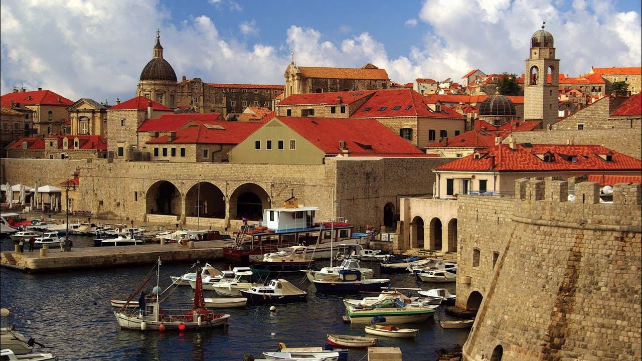 Dubrovnik: The Ancient Pearl of the Adriatic - A History of Medieval Splendor